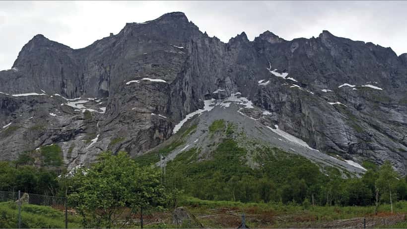 Trollveggen i Romsdalen, Norges høyeste loddrett bergvegg