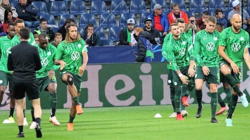 Micky van de Ven tijdens FC Salzburg vs VfL Wolfsburg in de Champions League 2021