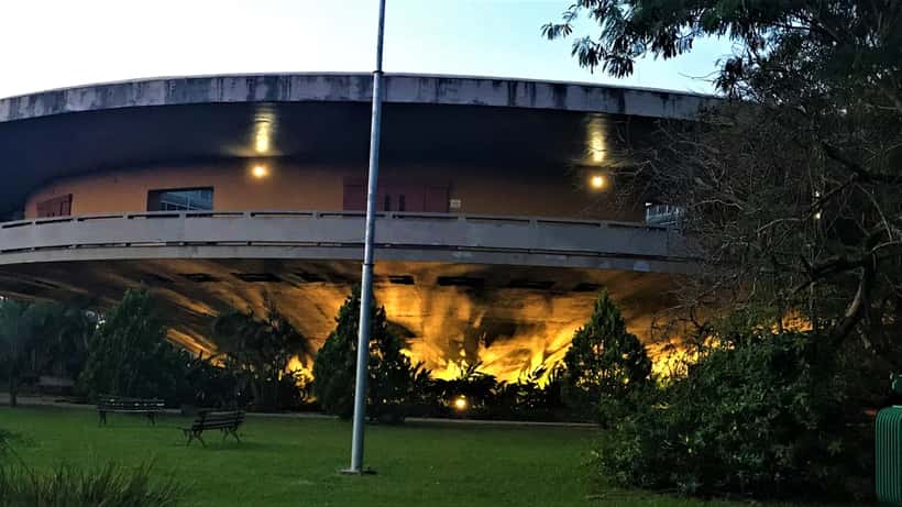 Estudantes no campus da Escola Politécnica da Universidade de São Paulo