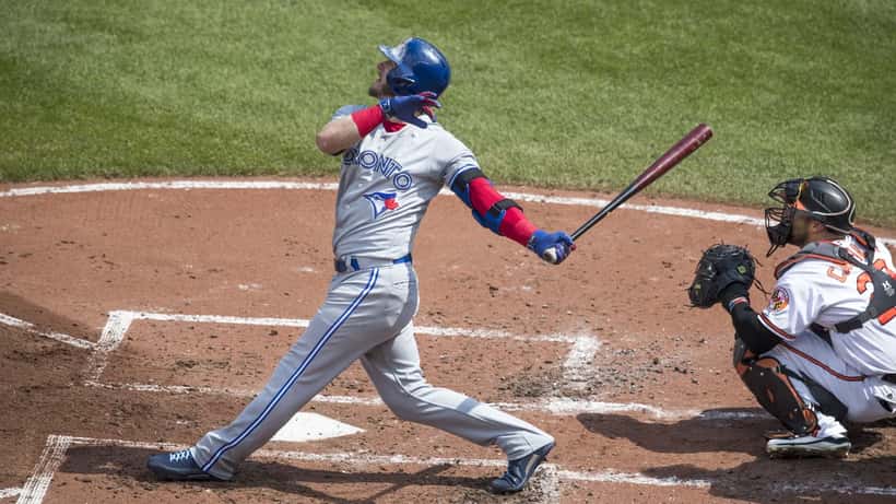 Josh Donaldson, exjugador de béisbol de las Grandes Ligas, en acción en el campo