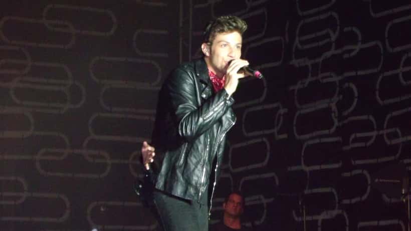 Chay Suede, ator brasileiro, em evento de entretenimento