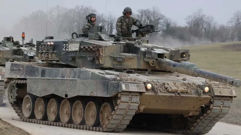 Char Leopard 2 de l'armée suisse Panzer 87 en manœuvre