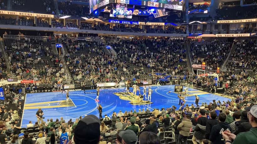 Joueurs d'Orlando Magic au lancer franc lors d'un match NBA en décembre 2024