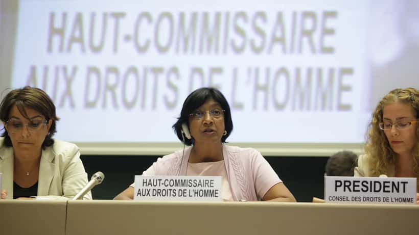 Navi Pillay s'adresse au Conseil des droits de l'homme de l'ONU lors d'une session spéciale