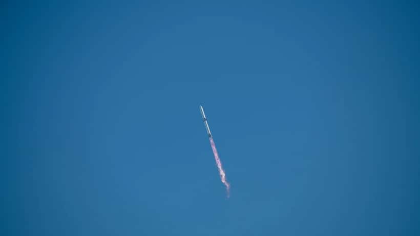 Blue Origin New Glenn-rakett på oppskytningsrampe ved Cape Canaveral