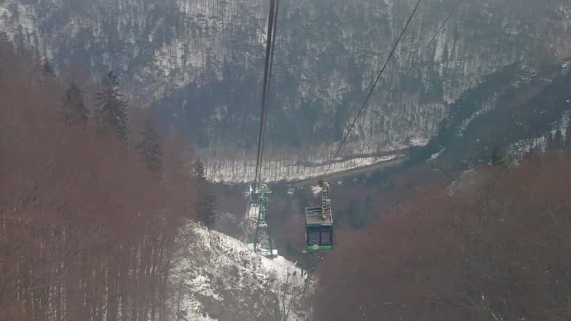Gondel der Rax-Seilbahn bei der Talstation in Reichenau an der Rax, Niederösterreich