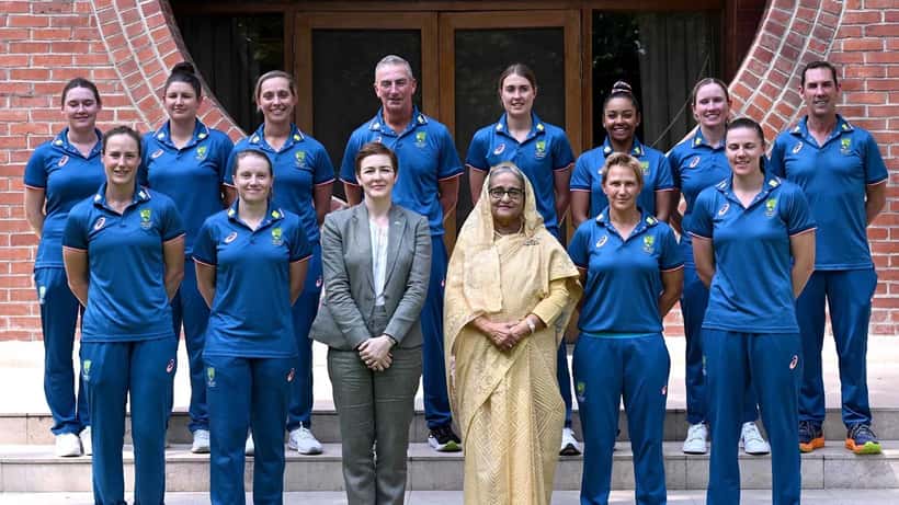 Bangladesh and Australian cricket teams together at an official function