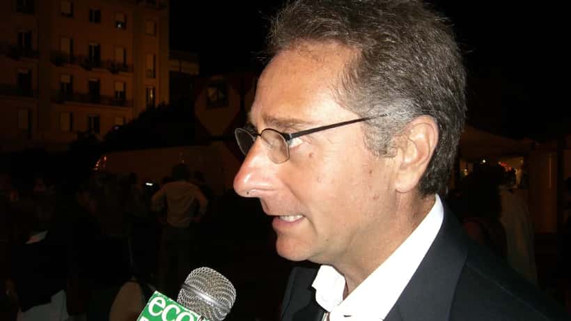 Paolo Bonolis conduttore televisivo italiano in primo piano