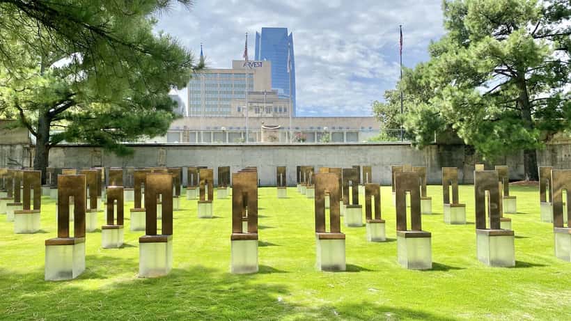Vista del Oklahoma City National Memorial, monumento en honor a las 168 víctimas del atentado del 19 de abril de 1995