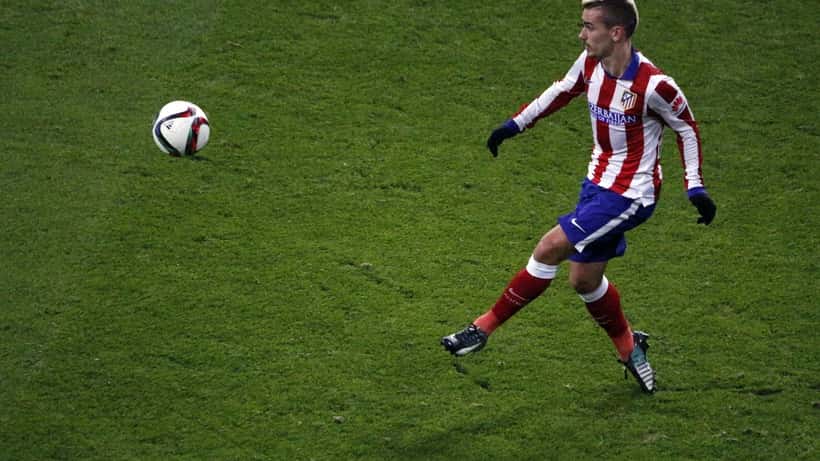 Antoine Griezmann in Atletico Madrid kit during a Copa del Rey match against Real Madrid