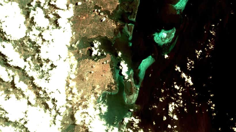 Vue aérienne de Tanga, port terminus de l'oléoduc EACOP en Tanzanie, Afrique