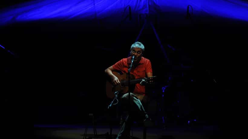Caetano Veloso em concerto ao ar livre no Festival de Sesto Fiorentino, Itália