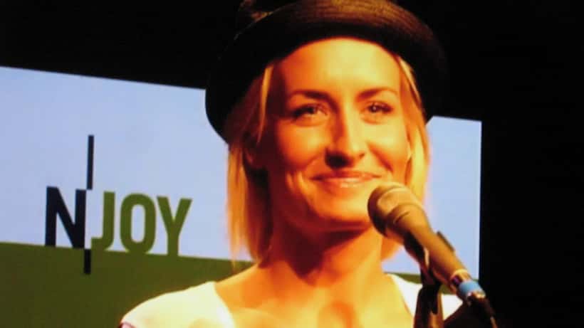 Sarah Connor singt auf der Bühne bei einem Konzert in Deutschland