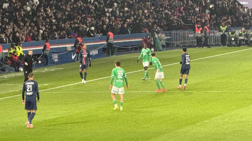 Jogo Saint-Étienne contra PSG no Parc des Princes, Paris