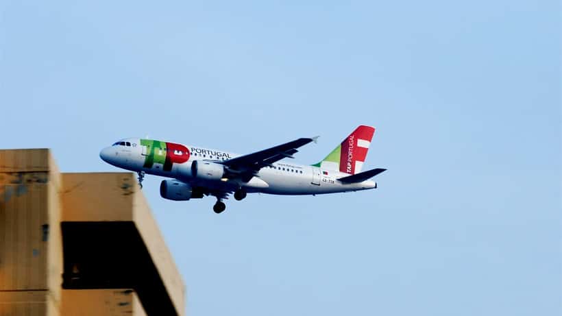 Avião da TAP Air Portugal no Aeroporto de Lisboa durante o processo de privatização 2026