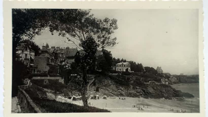 Plage et villas de Saint-Lunaire en Bretagne, station balnéaire de la Côte d'Émeraude
