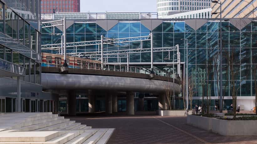 Den Haag Centraal station nabij de steekpartij op Kalvermarkt en Turfmarkt