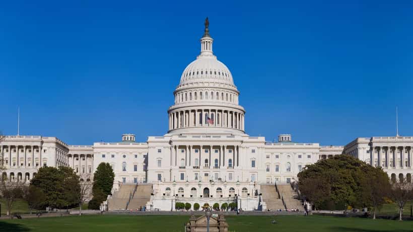 The United States Capitol building in Washington, symbol of US Congress and midterm elections 2026