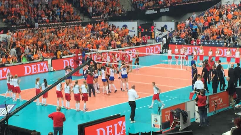 Pallavoliste in azione durante il Campionato Europeo femminile di pallavolo