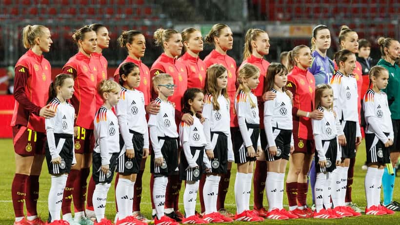 Spielerinnen beim UEFA Nations League Spiel Deutschland gegen Österreich