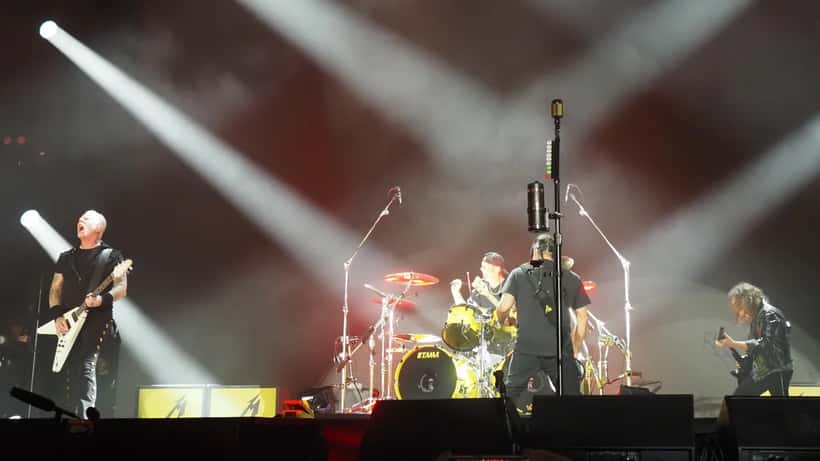 I Metallica in concerto in uno stadio durante il M72 World Tour 2025