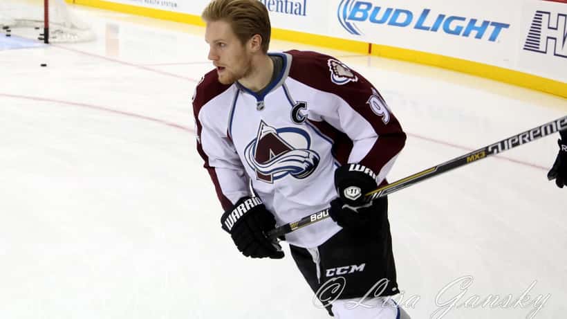 Gabriel Landeskog i Colorado Avalanche-tröja under en NHL-match