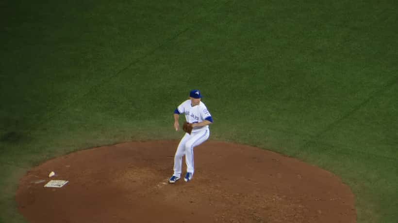 Lanceur professionnel des Blue Jays de Toronto sur le monticule au Rogers Centre
