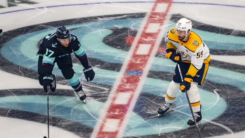 Roman Josi Nashville Predators pelaamassa Seattle Kraken-ottelussa 2023