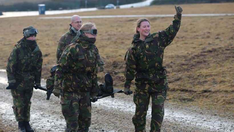 Nederlandse militairen in oefening, illustratie bij artikel over rechten nabestaanden defensiepersoneel