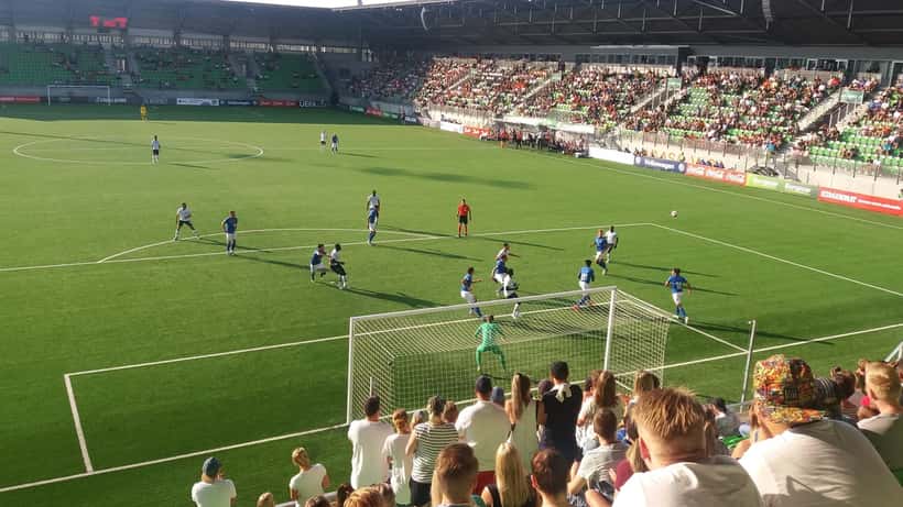 Calciatore italiano durante una partita della Serie A