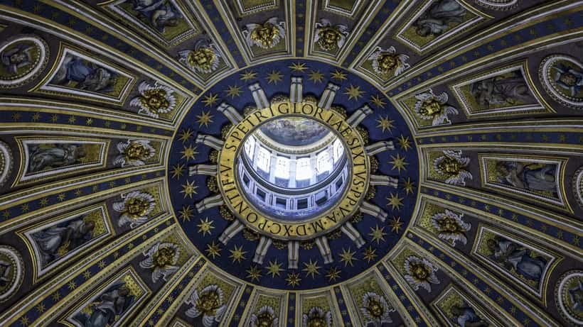 Petersdom in Rom — Kardinal Gambetti steht vor möglicher Versetzung