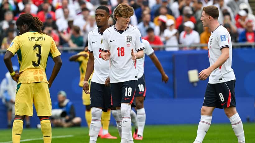 Anthony Gordon en pleine course lors du match Angleterre-Ghana à la Coupe du Monde 2026