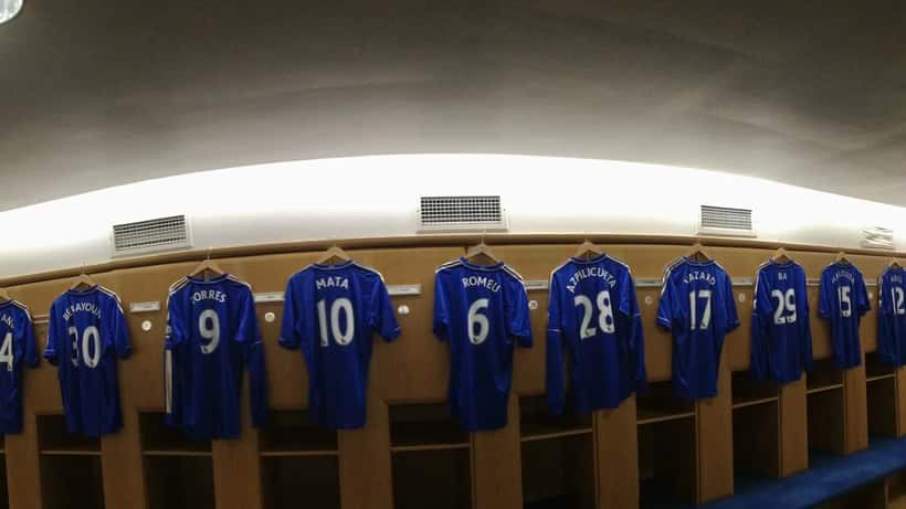 Vue extérieure du stade Stamford Bridge, domicile de Chelsea FC, lors d'un match de Premier League