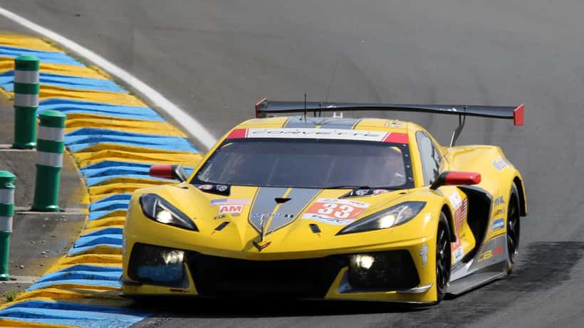 Nicky Catsburg in zijn Chevrolet Corvette C8.R tijdens de 24 uur van Le Mans 2023