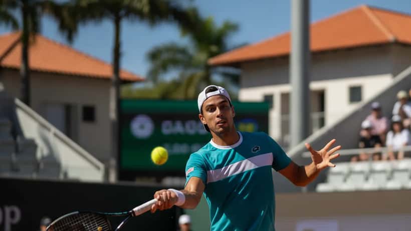 Thiago Monteiro em ação durante partida de tênis em 2026