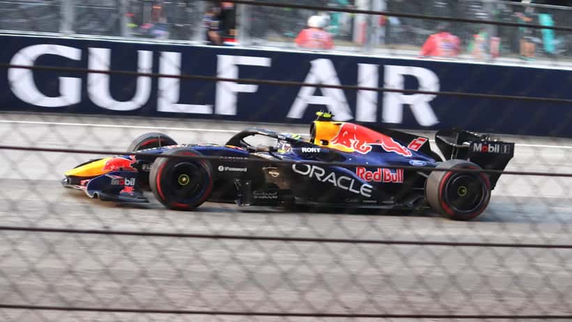 Isack Hadjar im Red Bull Rennauto beim Bahrain GP 2026