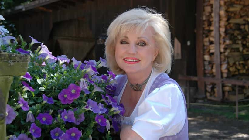 Margot Hellwig mit Yorkshire Terrier Bruno – Senioren und ihr Hund