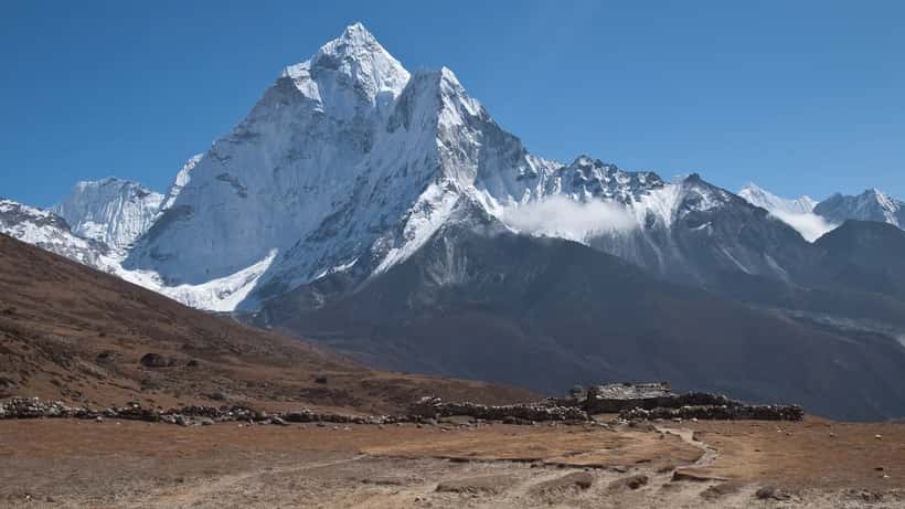 Ama Dablam bergpiek in de Nepalese Himalaya