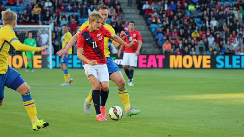 Martin Ødegaard i kamp for Arsenal FC
