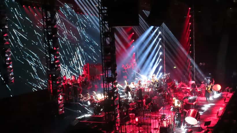 Hans Zimmer bei einem Live-Konzert auf der Bühne
