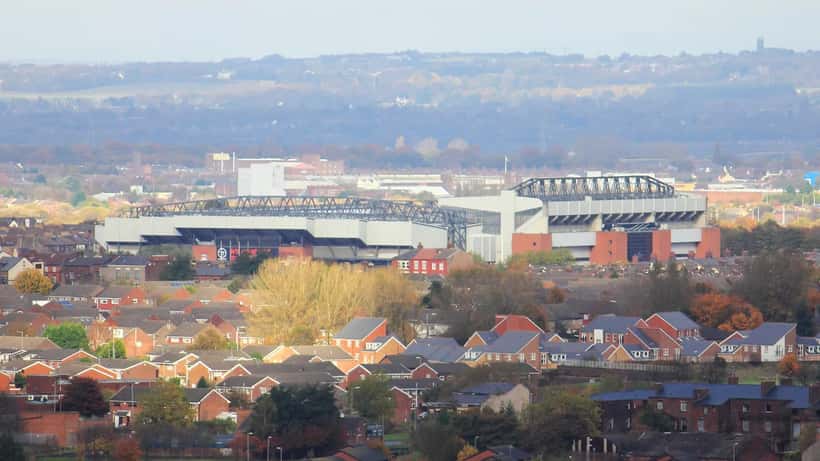 Anfield stadium sett fra Liverpool Cathedral