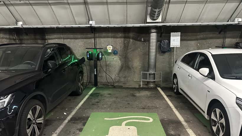 Ladestasjoner for elbiler i parkeringsanlegg i Bergen, Norge