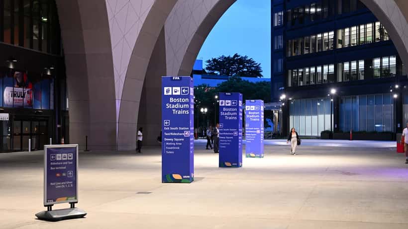 FIFA MM-kisojen 2026 opasteet Bostonin South Station -asemalla