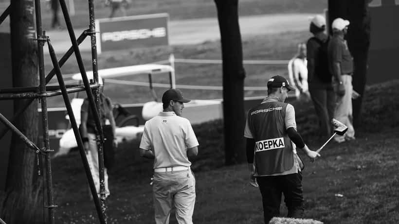 Brooks Koepka en action sur le parcours de golf lors du Porsche European Open 2017