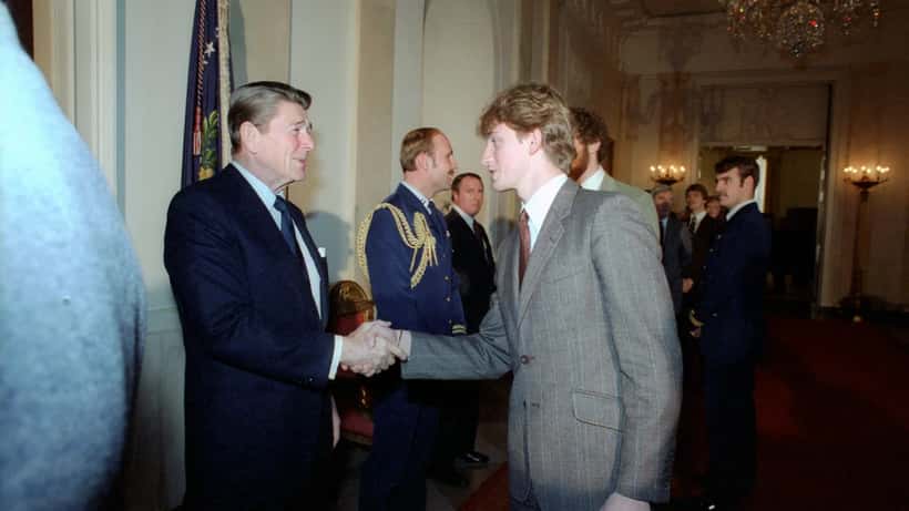 Wayne Gretzky möter president Ronald Reagan – NHL-legendens historiska karriär och arv