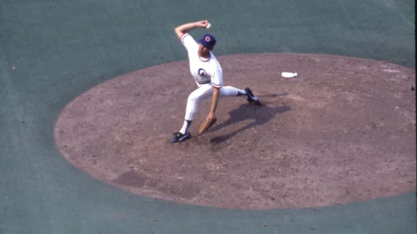 Lanceur de baseball sur le monticule, illustrant le retour de Spencer Miles après chirurgie Tommy John en 2026