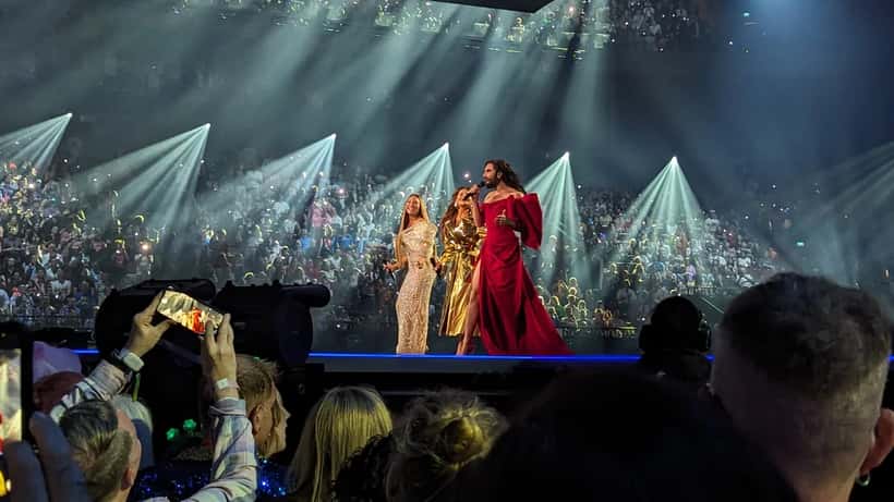 Carola Häggkvist uppträder på Eurovision 2024, artisten och hälsoexperten om konsertturnéer vid 60
