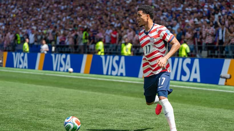 Malik Tillman con la camiseta de Estados Unidos en el partido contra Australia, junio de 2026