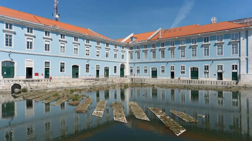 Arsenal de la Marine et port de Cais do Sodré à Lisbonne, Portugal
