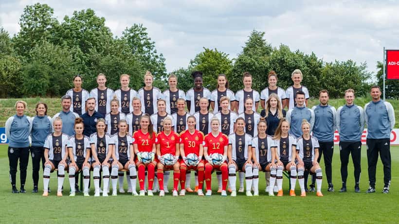 Spielerinnen der deutschen Frauen-Fußball-Nationalmannschaft beim Media Day